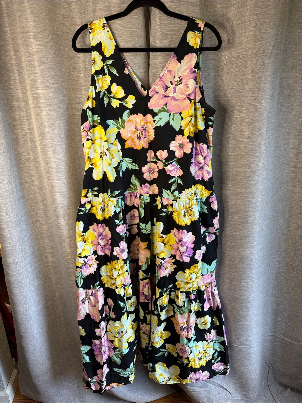 Who What Wear Black V-Neck Maxi Dress with Yellow and Pink Floral Print